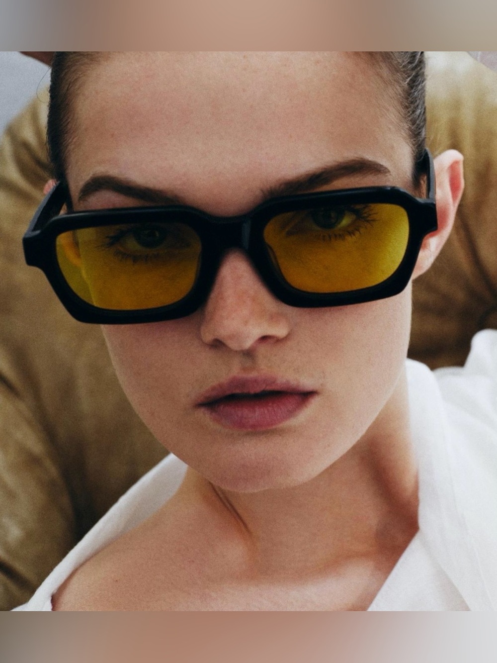 ZARA CONTRAST LENS SUNGLASSES NWT
Black Frame with Yellow Lenses